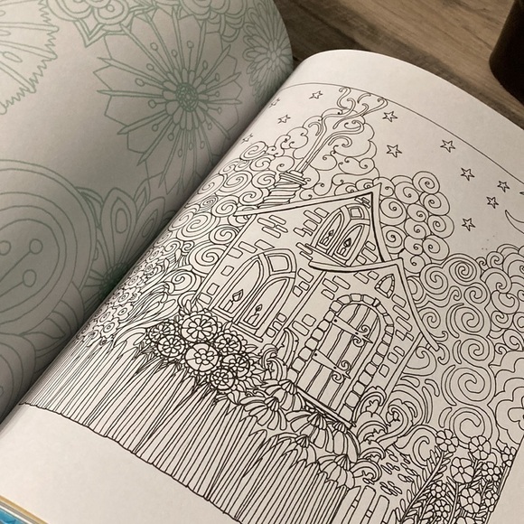 COLOR ME CALM 100 COLORING TEMPLATES FOR MEDITATION & RELAXATION - Picture 9 of 15